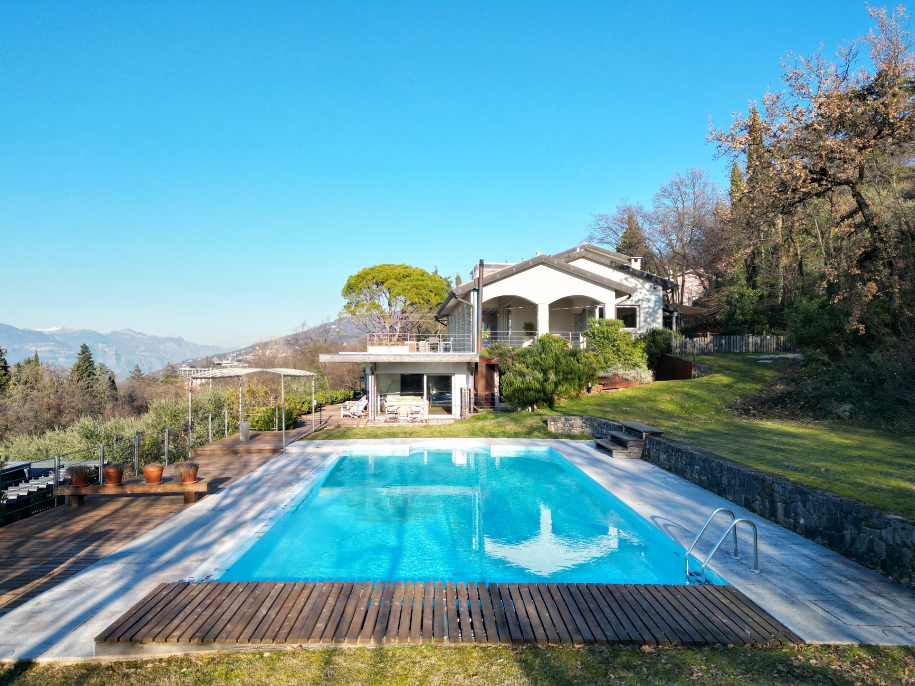 Villa garden